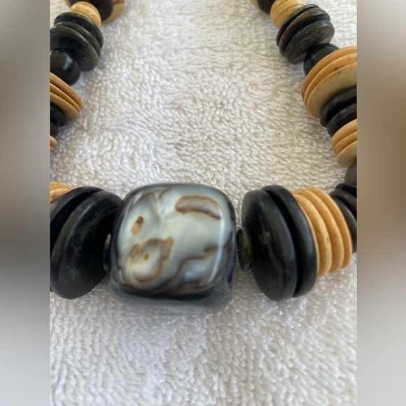 Chunky Statement Agate Necklace Wood Beads jewelry - Picture 7 of 9